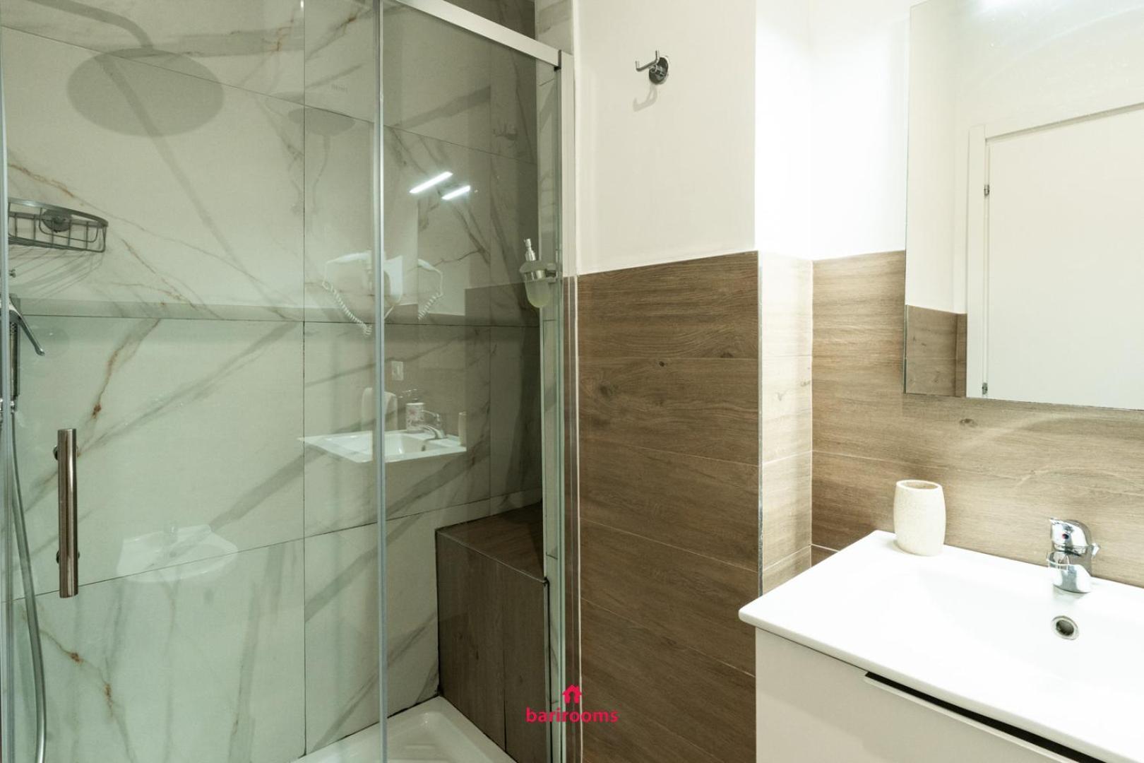 Barirooms - Melo Suites ภายนอก รูปภาพ